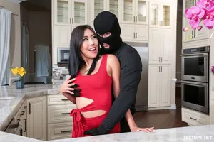Ngửa lồn cho cậu em dưới quê bú đã cái nư