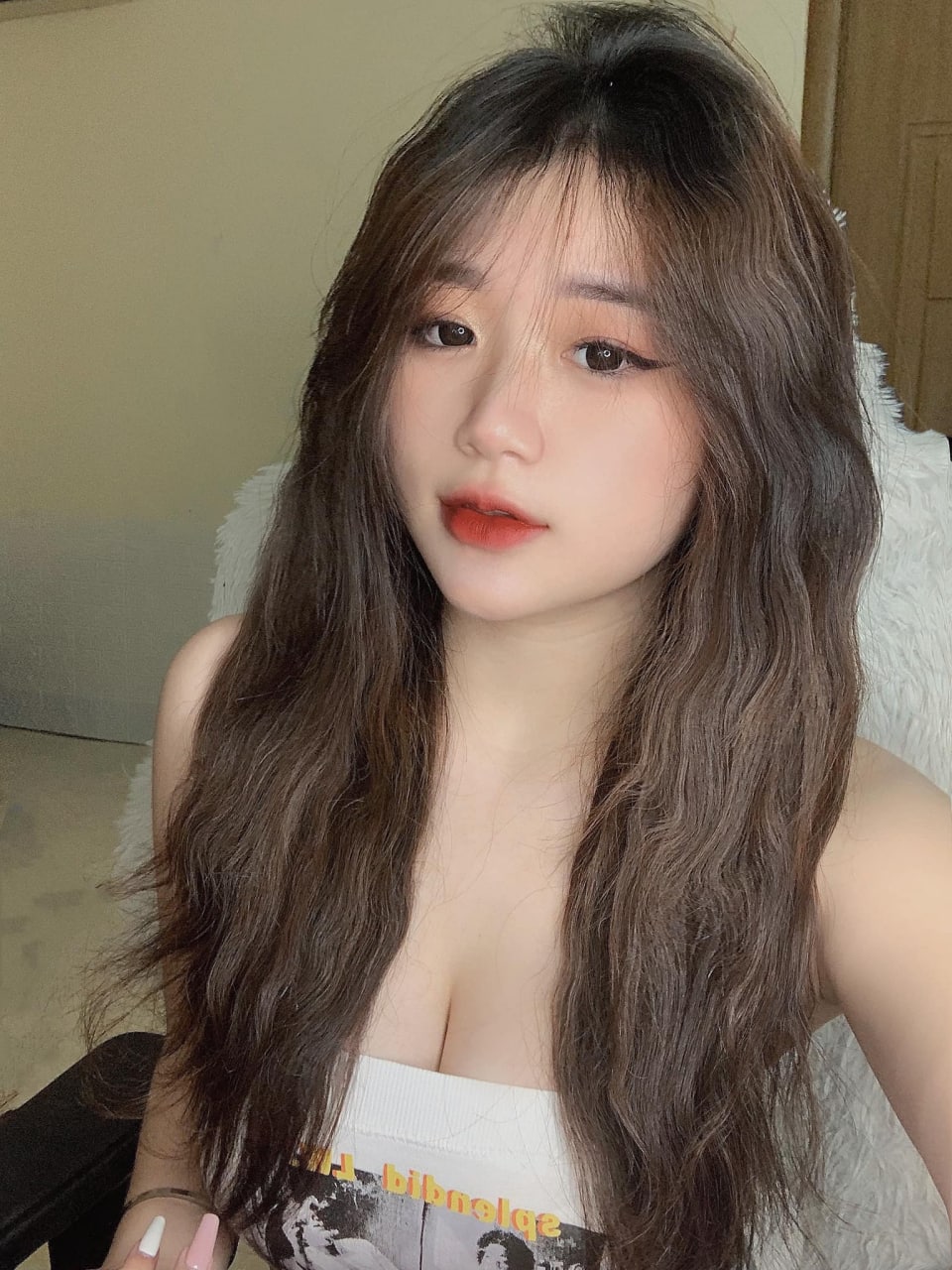 Muốn có con nhưng chồng yêu lại vô sinh, bạn gái của con trai tìm đến bố gã chồng cực khỏe