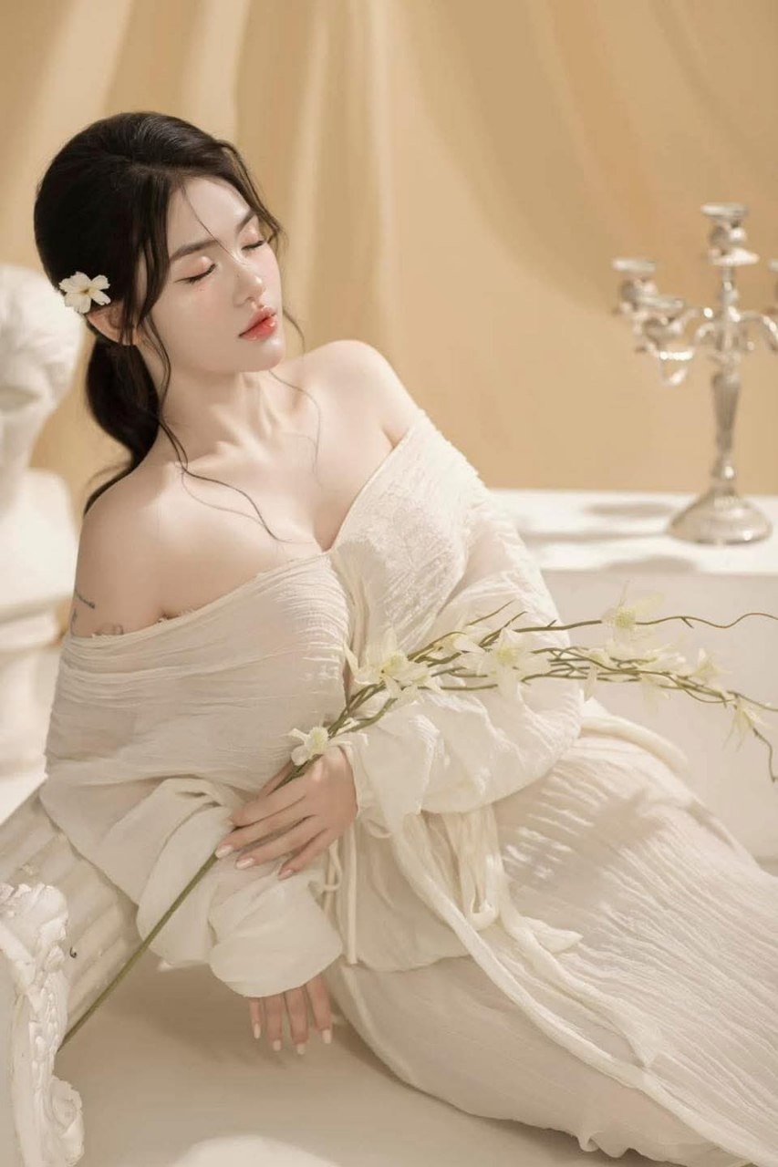 Bố dượng biến thái bắt con gái riêng của vợ yêu Nắc mỗi ngày